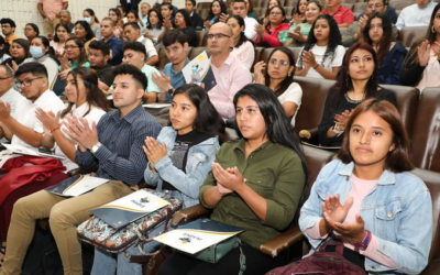 INABVE entrega becas a hijos de veteranos y excombatientes