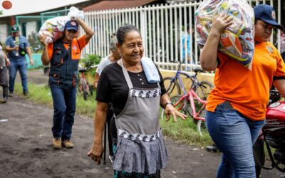 Gobierno entrega paquete de alimentos a familias afectadas por Tormenta Tropical
