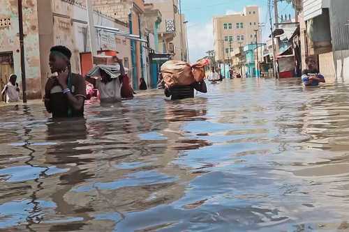 Inundaciones en Somalia cobran la vida de más de cien personas