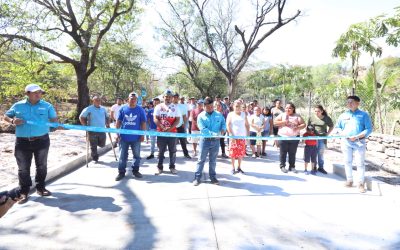Gobierno entrega calles renovadas en San Antonio Pajonal, Santa Ana