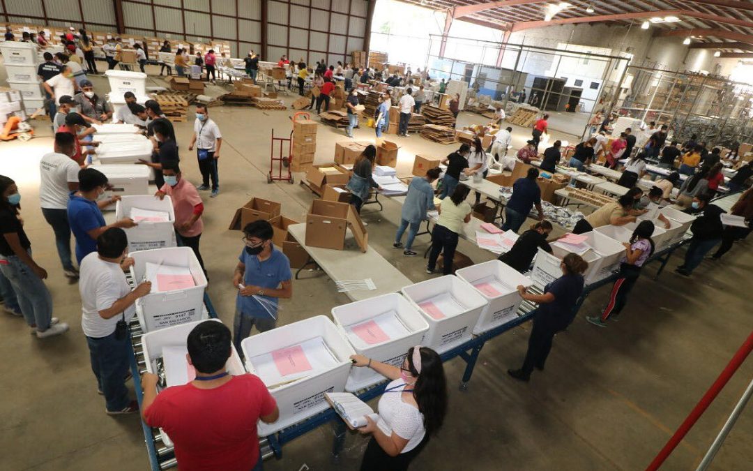 Salvadoreños se preparan para una nueva elección presidencial