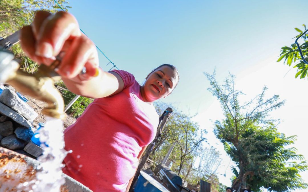 DOM instala red de distribución para llevar agua potable a familias de Jutiapa, Cabañas