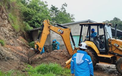 DOM evacúa a familia de Chalatenango ante emergencia por alud de tierra