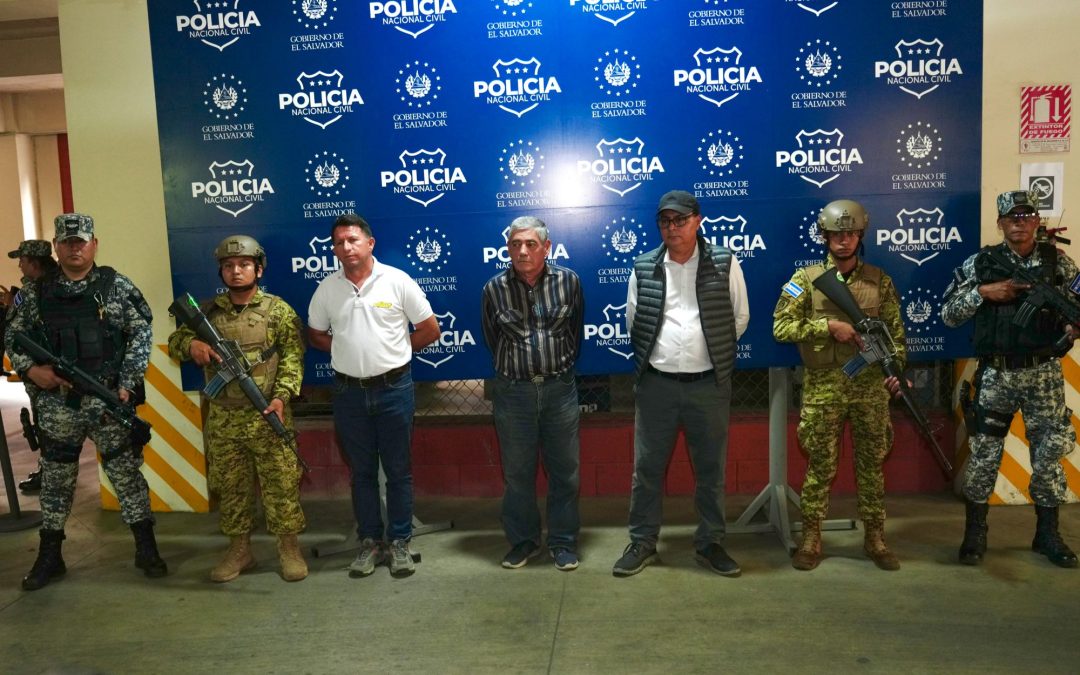 Detienen a empresarios del transporte en El Salvador